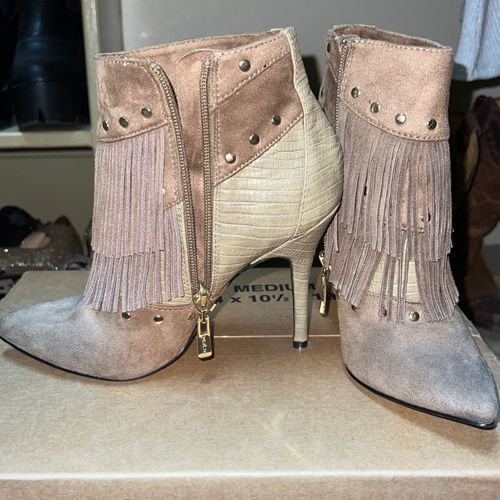 Bebe Booties 6 1/2